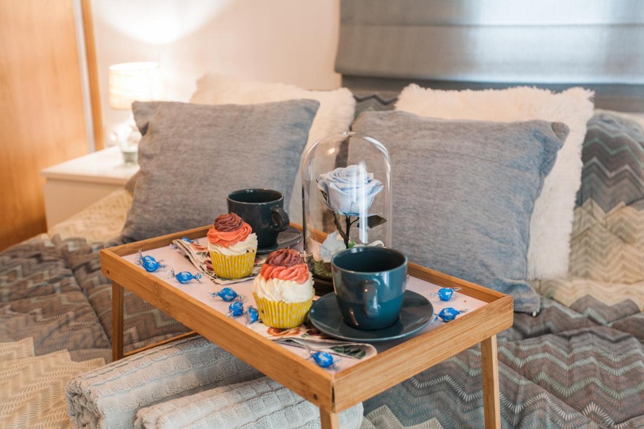 Luxury Seaside Apartment Next To Starbucks Opossite The Beach Park Of Flisvos Athen Eksteriør billede