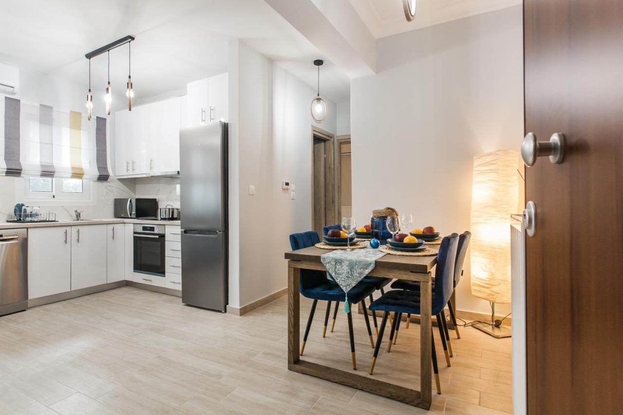 Luxury Seaside Apartment Next To Starbucks Opossite The Beach Park Of Flisvos Athen Eksteriør billede