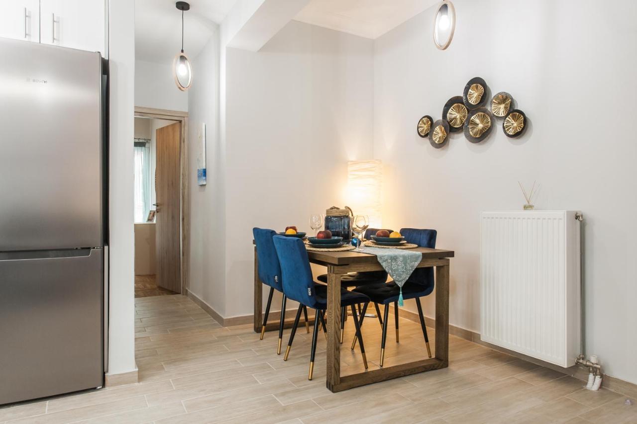 Luxury Seaside Apartment Next To Starbucks Opossite The Beach Park Of Flisvos Athen Eksteriør billede
