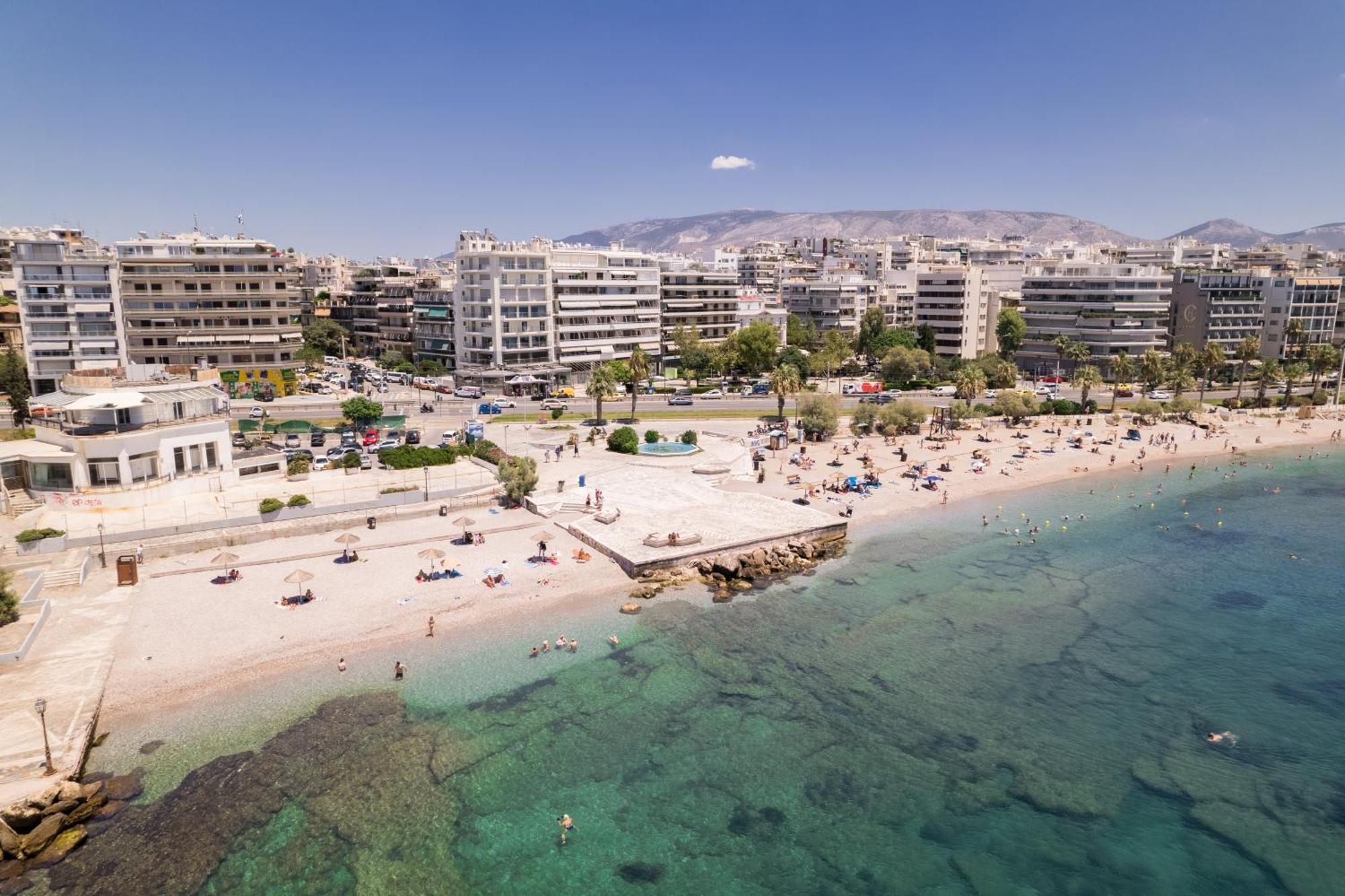 Luxury Seaside Apartment Next To Starbucks Opossite The Beach Park Of Flisvos Athen Eksteriør billede
