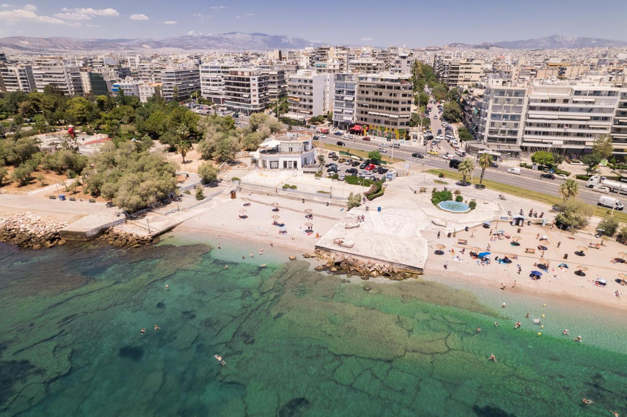 Luxury Seaside Apartment Next To Starbucks Opossite The Beach Park Of Flisvos Athen Eksteriør billede