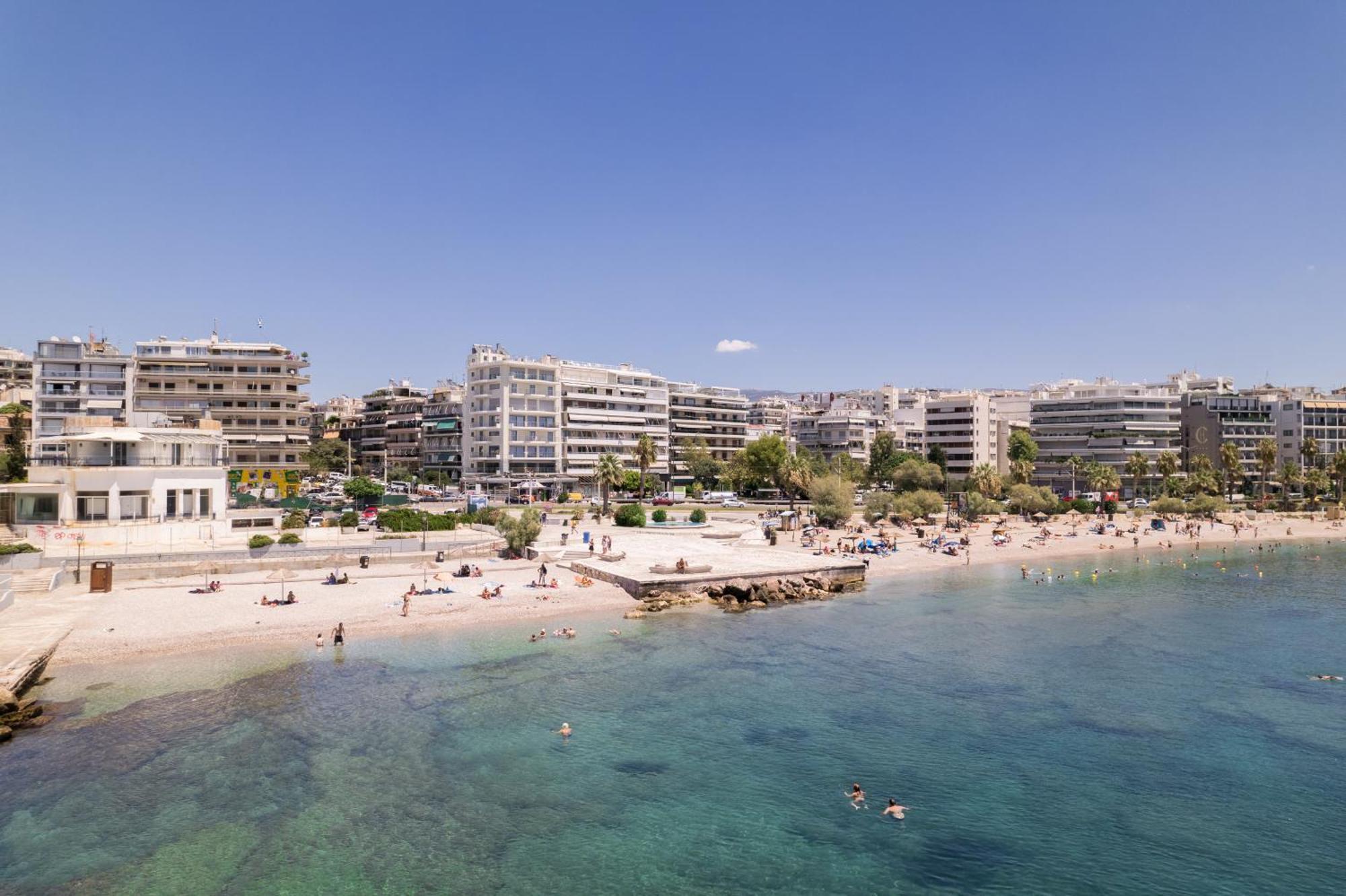 Luxury Seaside Apartment Next To Starbucks Opossite The Beach Park Of Flisvos Athen Eksteriør billede