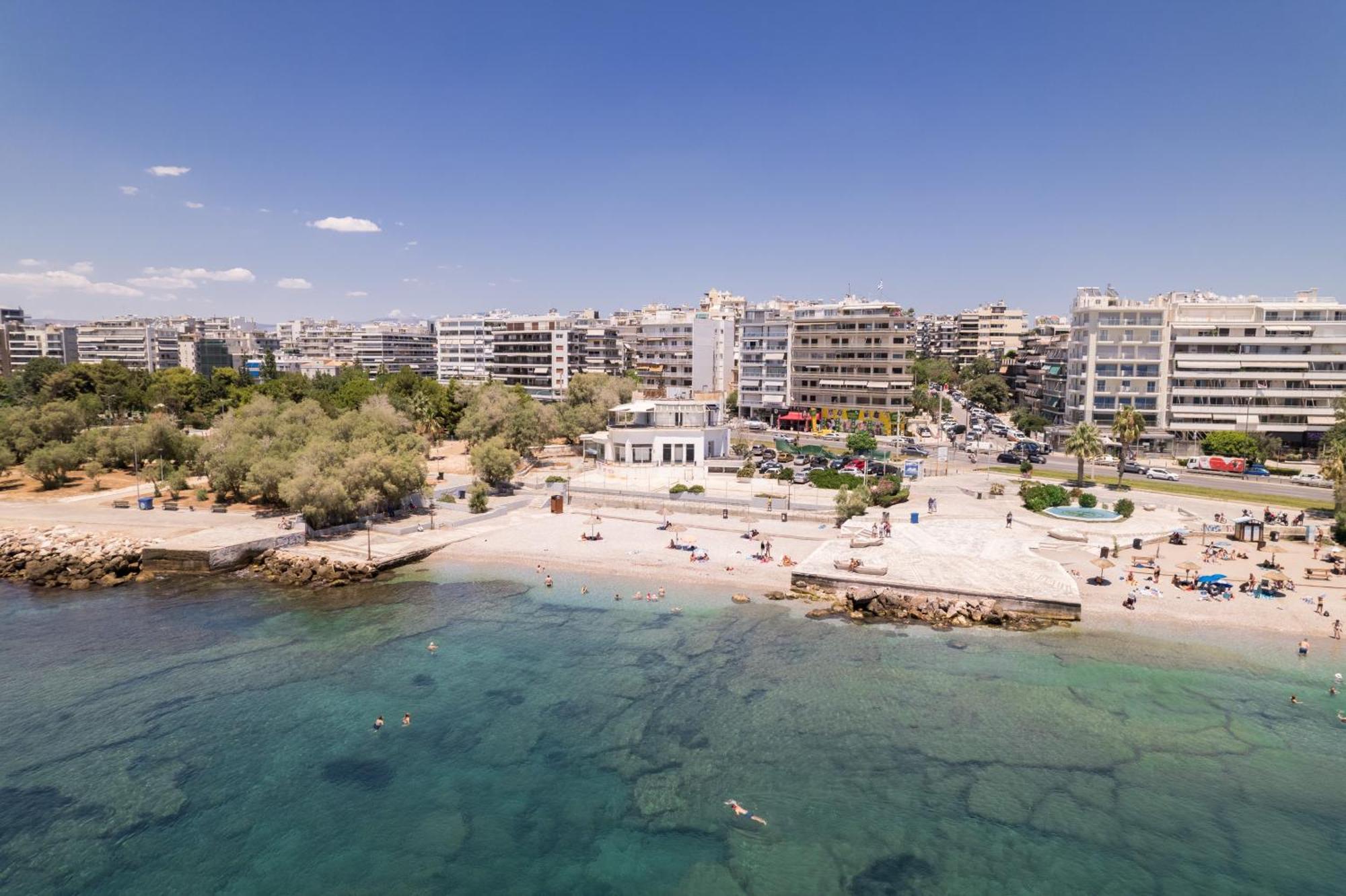 Luxury Seaside Apartment Next To Starbucks Opossite The Beach Park Of Flisvos Athen Eksteriør billede